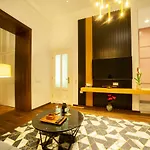 Matei Corvin Deluxe Apartment