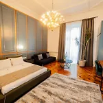 Matei Corvin Deluxe Apartment