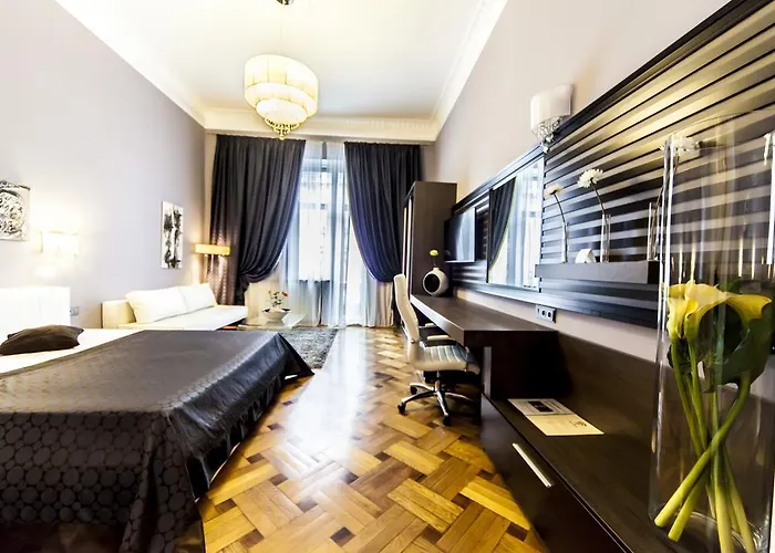Matei Corvin Deluxe Apartment