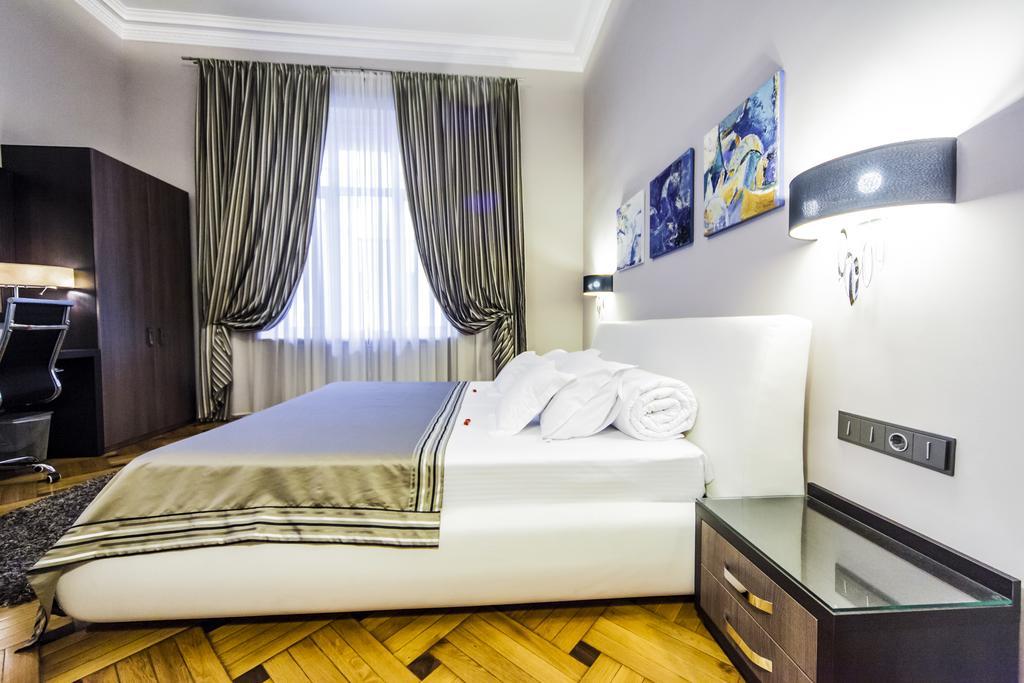 Matei Corvin Deluxe Apartment