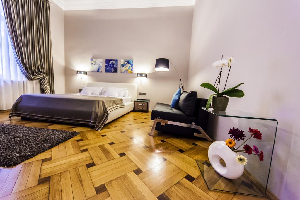 Matei Corvin Deluxe Apartment *