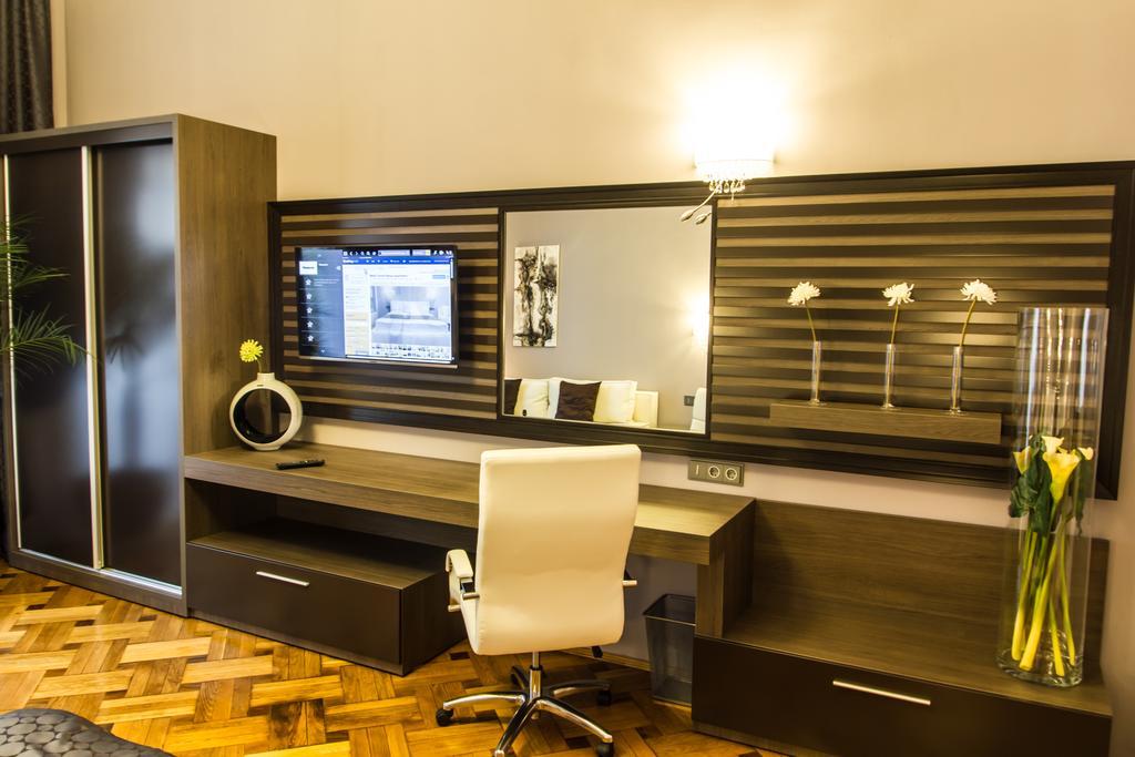 Matei Corvin Deluxe Apartment